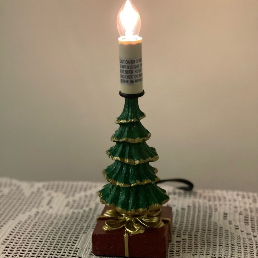 Small Lighted Christmas Tree 🎄 Lighted Christmas Tree 🎄
